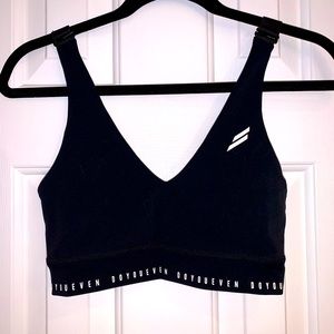 DOYOUEVEN Black Sport Bra with Adjustable straps size Small